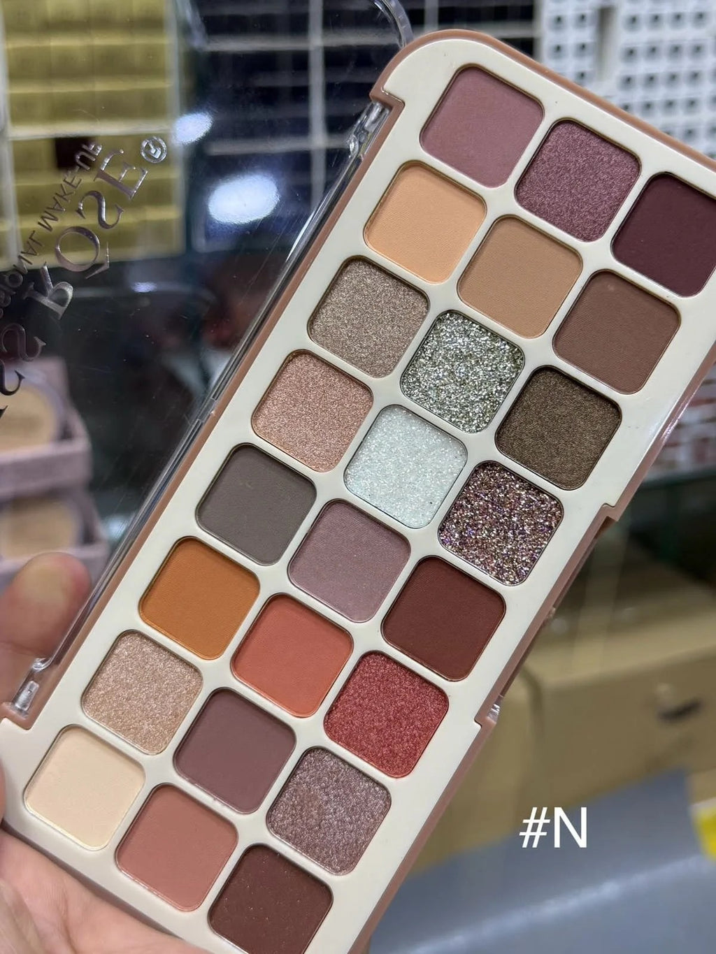 Miss Rose 24 delicate colors eyeshadow palette